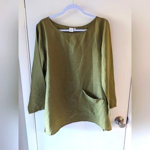 Jones New York Green long sleeve blouse, size medium
